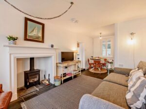 Appledore pet friendly two bed coastal cottage