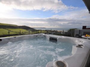 Woolacombe luxury apartment with hot tub