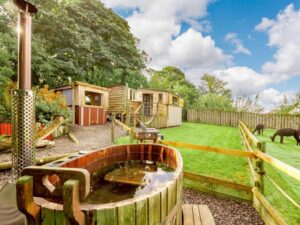 Anglesey couples cottage with hot tub