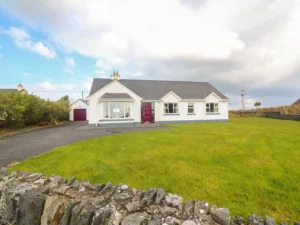 Large family friendly coastal cottage