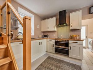 Neyland budget dog friendly cottage sleeps 4