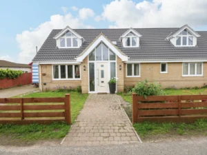 Fabulous detached house with hot tub