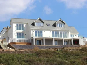 Mawgan Porth 2 bed self catering sleeps 5