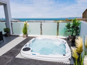 Westward Ho hot tub holiday apartment