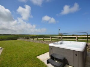 Hartland dog friendly hot tub cottage