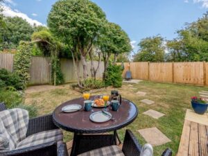 Sussex coastal pet friendly cottage for couples