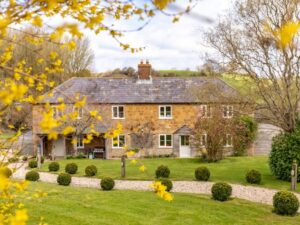 Dorset hot tub lodge with dogs welcome