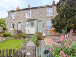 Mousehole dog friendly budget cottage