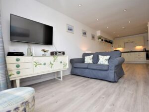 Appledore self-catering pet friendly sleeps 6