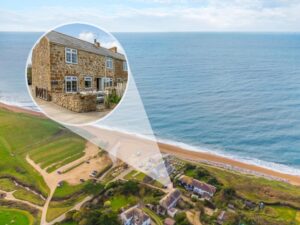 Seatown beachside cottage sleeps 6