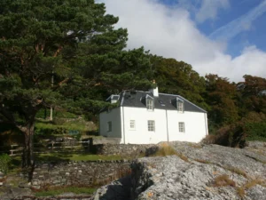 Dog friendly seaside cottage sleeps 4