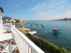 Appledore stylish pet friendly waterfront