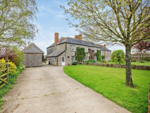 Seaton lodge with hot tub and pets welcome