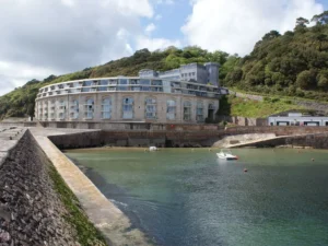 Fort Picklecombe pet friendly seafront sleeps 4