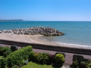 Dorset beachside apartment sleeps 7