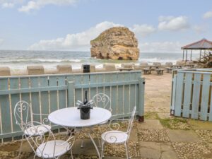 Beachfront apartment with direct beach access