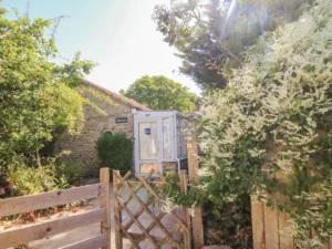 West Bexington dog friendly cottage sleeps 4