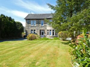 Dunoon ten bed pet friendly coastal cottage