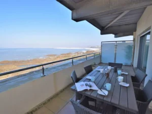 Westward Ho pet friendly seafront apartment