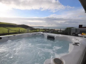 Woolacombe luxury apartment with a hot tub