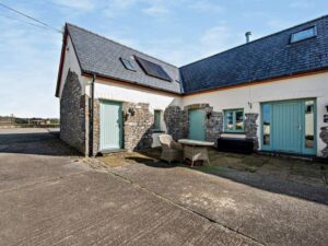 Saundersfoot pet friendly barn conversion