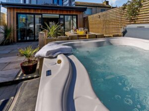 Aberaeron hot tub cottage with pets welcome