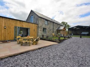 Kinmel Bay luxury barn conversion sleeps 8