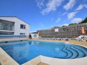 Mawgan Porth beachside holiday apartment