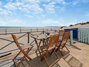 Camber Sands beachfront cottage sleeps 5