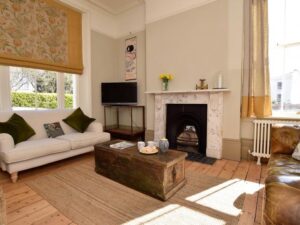 St Leonards on Sea pet friendly sleeps 9