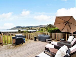 Dunoon luxury pet friendly hot tub lodge