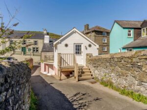 New Quay one bedroom apartment for couples