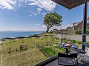 Sandown seafront apartment sleeps 4