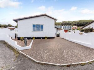 Westward Ho pet friendly bungalow sleeps 4