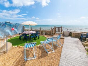 Bonchurch beachfront cottage sleeps 6