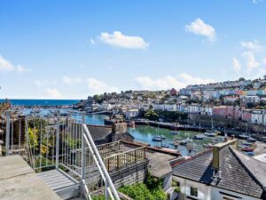 Brixham pet friendly with parking