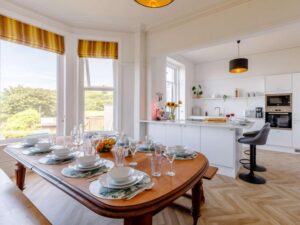 Ilfracombe luxury pet friendly sleeps 12