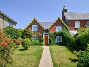 Sandown seaside cottage sleeps 6