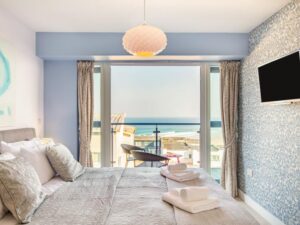 Newquay luxury coastal apartment