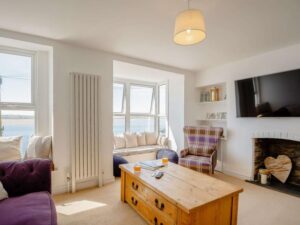 Aberdovey waterfront cottage sleeps 9