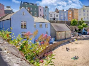 Tenby beachfront apartment sleeps 4