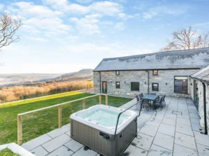 Five bedroom hot tub lodge sleeps 10