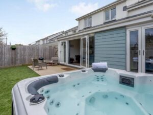 Westward large hot tub holiday cottage