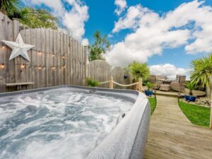 Ventnor hot tub cottage with sea views