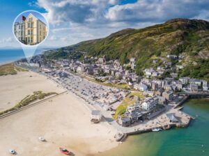 Barmouth house on the beach sleeps 16