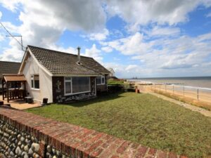 Bacton beachfront pet friendly bungalow