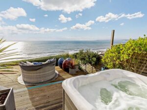 Whitsand Bay luxury couples hot tub chalet