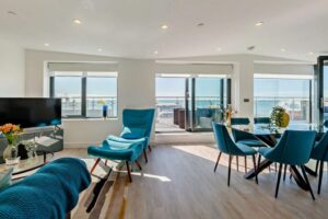 Stunning seafront apartment with roof terrace