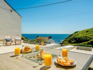 Luxury cottage with sea views sleeps 6