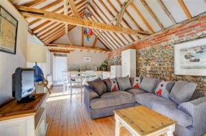 Pet friendly barn conversion shared hot tub